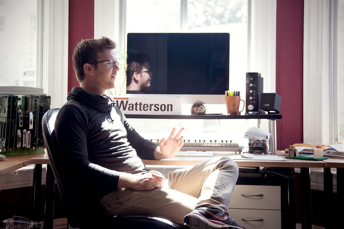 Andrew wakes up in his apartment half a block from Dolores Park in San Francisco’s Mission District, and a twenty minute walk from Asana’s headquarters. His sunny room shows off quirky decorations, a handful of stuffed animals, and his vintage computer collection, which he’s been working on since the age of ten.